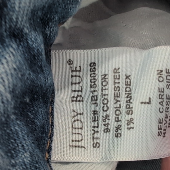 Judy Blue High Waist Star Embroidered Cut Off Jean Shorts Size Large - Picture 7 of 7